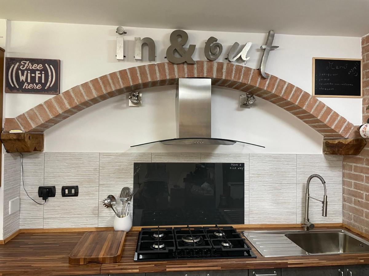 In&Out Apartment - Mostacciano, Eur Рим Екстериор снимка