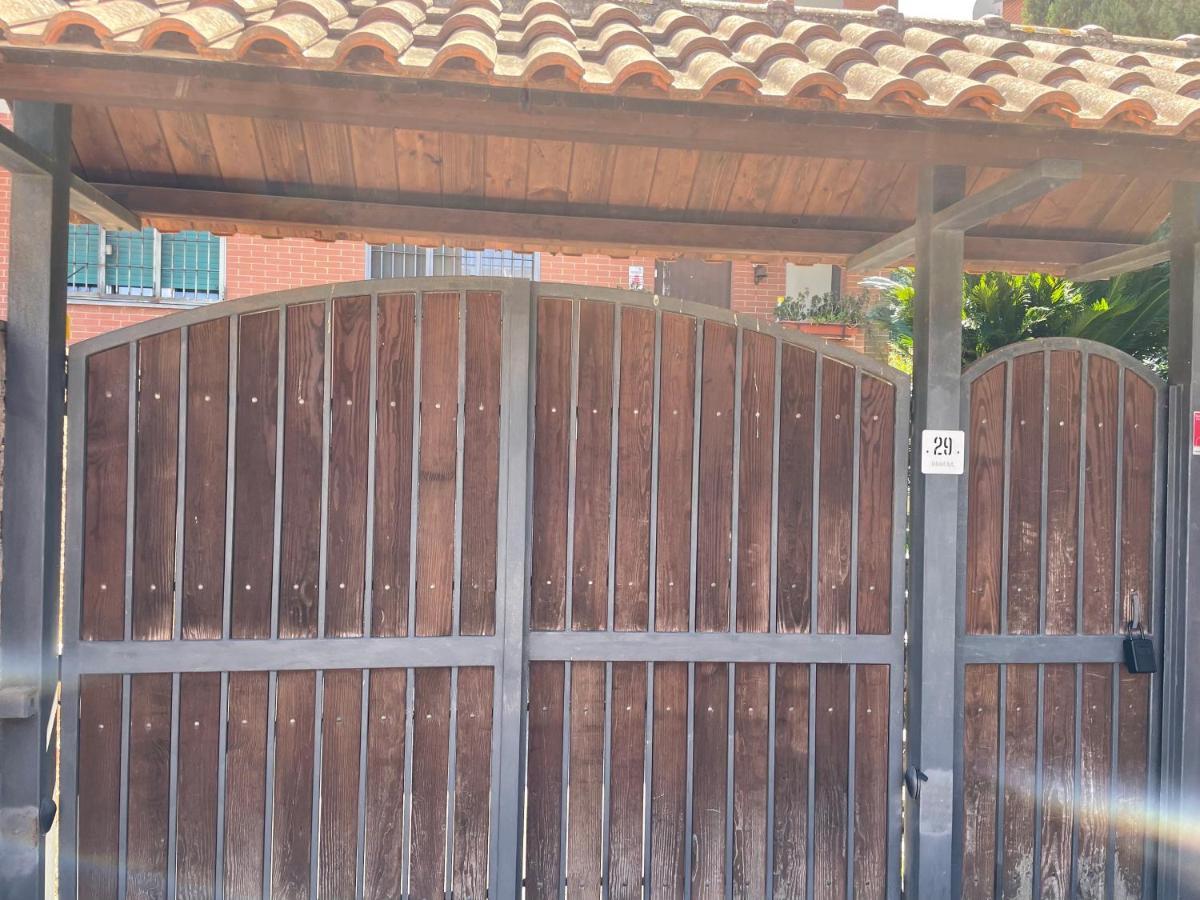 In&Out Apartment - Mostacciano, Eur Рим Екстериор снимка